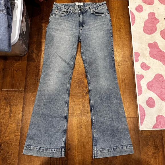 Wrangler Women's Light Blue Straight Leg Jeans - Picture 3 of 9